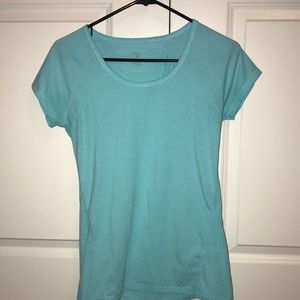 ZELLA ATHLETIC TIGHT SHIRT SHORT SLEEVE, WORN ONCE